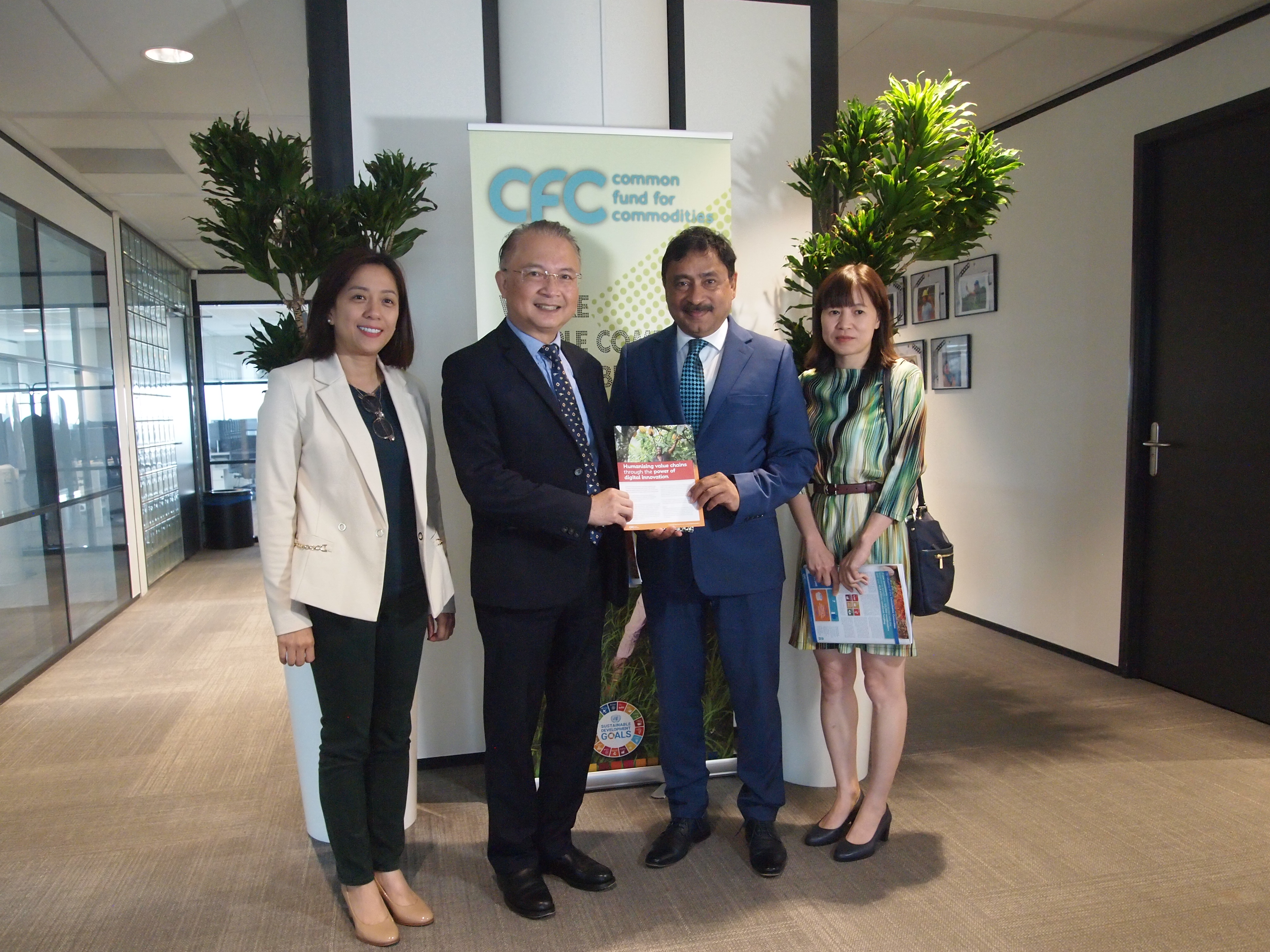 From left:    Ms. Vo Thi Ngoc Diep, Trade Counsellor; H.E. Mr. Huong Nam Ngo, Ambassador of the Socialist Republic of Vietnam; Ambassador Sheikh Mohammed Belal, Managing Director of the CFC; and Ms. Ms. Phan Thi Nga, First Secretary. 